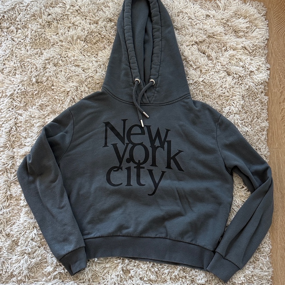 Superdry Gray New York City Cropped Sweatshirt Graphic Logo Pullover Streetwear